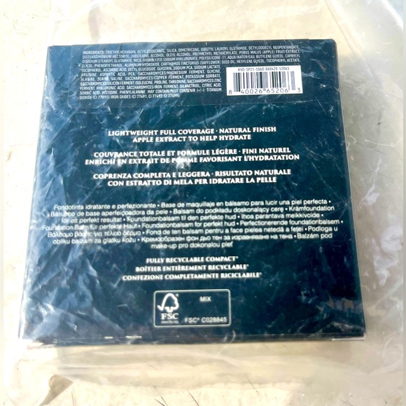 DUO KVD BEAUTY Good Apple Skin Perfecting Foundation Balm & LARUCE BEAUTY Kabuki - Picture 5 of 10